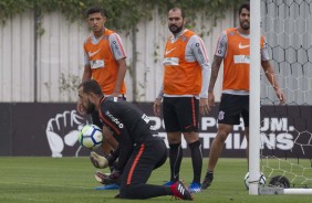 Goleiro Walter durante treino de reapresentação no CT Joaquim Grava nesta segunda-feira