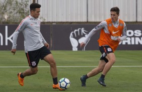 Marquinhos Gabriel e Mateus Vital no treino da tarde desta segunda-feira