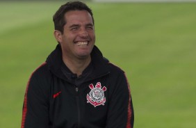 O técnico Osmar Loss comandou o treino de reapresentação do elenco após vitória sobre o Vasco