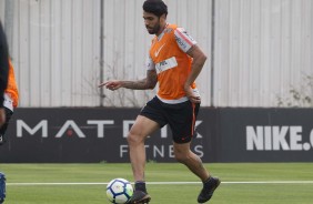 Zagueiro Vilson durante o treino de reapresentação na tarde de segunda-feira