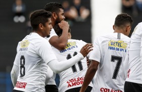 Elenco sub-20 comemora classificação diante o Sport, no Brasileirão sub-20