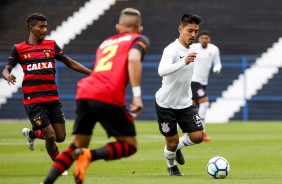 Fabrcio Oya durante jogo contra o Sport, pelo Brasileiro sub-20