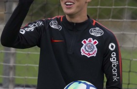 Mateus Vital durante o treino desta terça-feira no CT Joaquim Grava