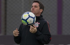 Osmar Loss comandou o último treino antes do duelo contra a Chapecoense