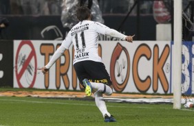 Ángel Romero comemorando seu gol contra a Chapecoense, pela Copa do Brasil