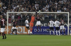 Cássio se destacou na partida contra o Atlético-PR, na Arena Corinthians, pelo Brasileirão