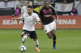 Clayson voltou a jogar contra o Atlético-PR, na Arena Corinthians