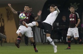 Lo Santos foi titular contra o Atltico-PR, na Arena Corinthians