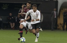 O garoto Pedrinho durante partida contra o Atlético-PR, na Arena Corinthians