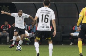 O meia Danilo durante partida contra o Atlético-PR, na Arena Corinthians, pelo Brasileirão