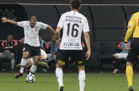 O meia Danilo durante partida contra o Atltico-PR, na Arena Corinthians, pelo Brasileiro