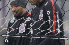 Clayson e Roger no treinamento desta fria e chuvosa tarde em So Paulo