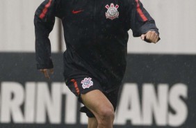 Léo Santos durante o último treino antes de enfrentar o Atlético-PR, pelo Brasileirão
