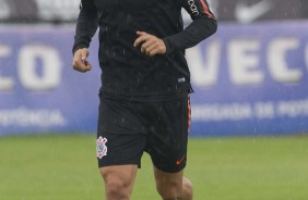 Marquinhos Gabriel treina sob chuva nesta tarde no CT Joaquim Grava