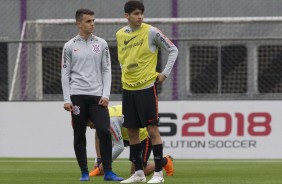 Rodrigo Figueiredo e Ángelo Araos no CT durante o treino da tarde