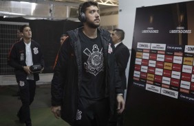 Caíque França na chegada do time ao estádio antes do jogo contra o Colo-Colo, no Chile