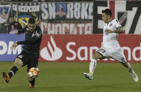 Danilo Avelar foi titular contra o Colo-Colo, no Chile, pela Libertadores 2018