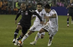 Emerson Sheik entrou no segundo tempo da partida contra o Colo-Colo, no Chile, pela Libertadores 201
