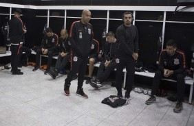 Jogadores no vestirio antes do jogo contra o Colo-Colo, no Chile