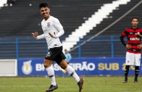 Fabrício Oya marcou o gol do Corinthians contra o Vitória, pelo Brasileiro sub-20
