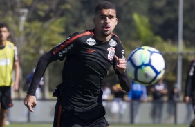 Lo Santos no treinamento de hoje para o duelo contra a Chapecoense, pelo Brasileiro