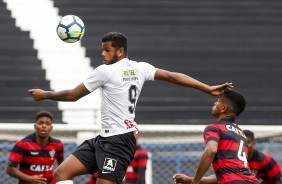 Nathan no duelo contra o Vitria, pelo Brasileiro sub-20