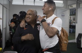 Ralf e Cear no vestirio da Arena Cond antes do jogo contra a Chapecoense