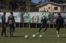 Arqueiros do Corinthians durante treino em Chapecó