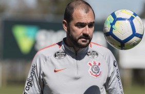 Danilo durante treino em Chapecó para duelo decisivo pela Copa do Brasil