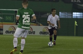 Jadson atuando contra a Chapecoense, pela Copa do Brasil