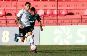 Rafael Bilu jogando contra o Palmeiras, pelo Paulista Sub-20