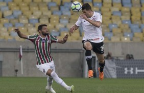 Danilo Avelar durante o jogo contra o Fluminense, no Maracan