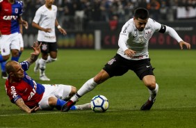 Fagner durante jogo contra o Paran, na Arena Corinthians