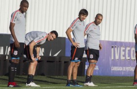 Jogadores treinam para enfrentar o Colo-Colo pela Libertadores da América.