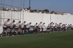 Jogadores treinam para enfrentar o Colo-Colo pela Libertadores da Amrica.