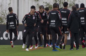 Jogadores treinaram na manh desta segunda no CT