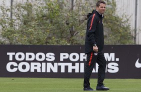 Osmar Loss comandou a equipe na vitória contra a Paraná no último jogo do Corinthians