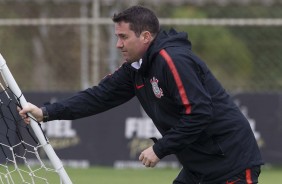 Osmar Loss comandou a equipe no treino em preparao para a Libertadores.