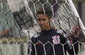 Pedrinho durante treino desta segunda-feira.