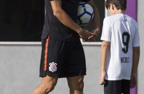 Roger e filho no treino desta tarde no CT do Timão