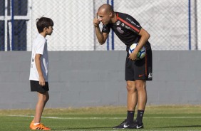 Roger e filho no treino desta tarde no CT do Timão