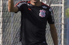 Roger marcou um dos gols na vitória contra o Colo-Colo
