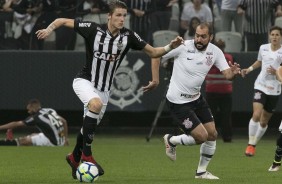 Danilo durante partida contra o  Atltico-MG, na Arena Corinthians, pelo Brasileiro