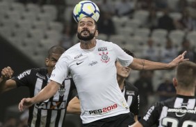 Danilo entrou no lugar de Roger contra o  Atltico-MG, na Arena Corinthians