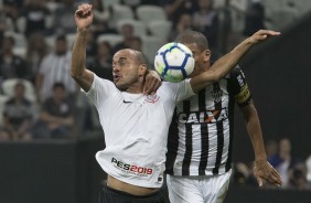 Roger foi titular diante o  Atltico-MG, na Arena Corinthians, pelo Brasileiro