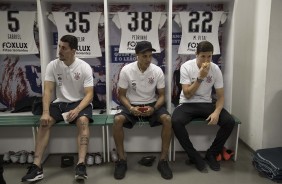 Danilo Avelar, Pedrinho e Vital no vestirio do Castelo antes do jogo contra o Cear