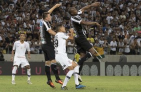 Matheus Matias em jogada contra o Cear, pelo Campeonato Brasileiro