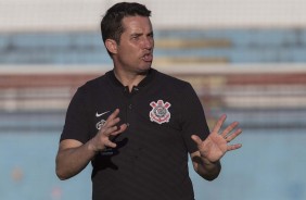 Osmar Loss comandou o treino no CT do Fortaleza nesta tera-feira