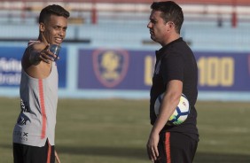 Pedrinho e Loss durante treino no CT do Fortaleza