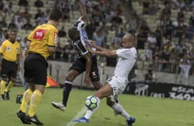 Roger durante partida contra o Ceará, pelo Brasileirão